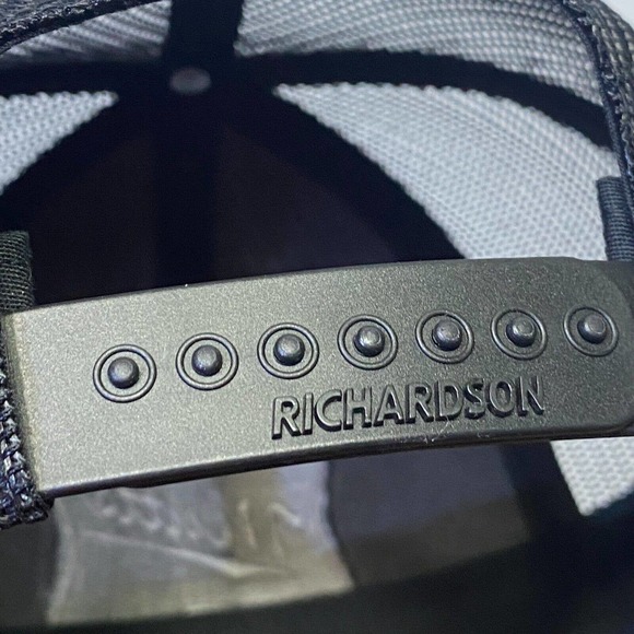 Mutts Embroidered Patch Gray Richardson Mesh Back Snapback Trucker Hat Cap EUC - Picture 9 of 10